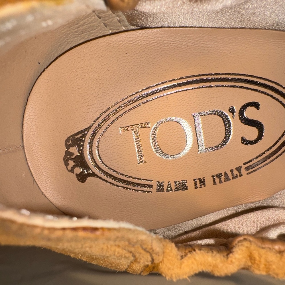 Tod's Beige Leather Shoes